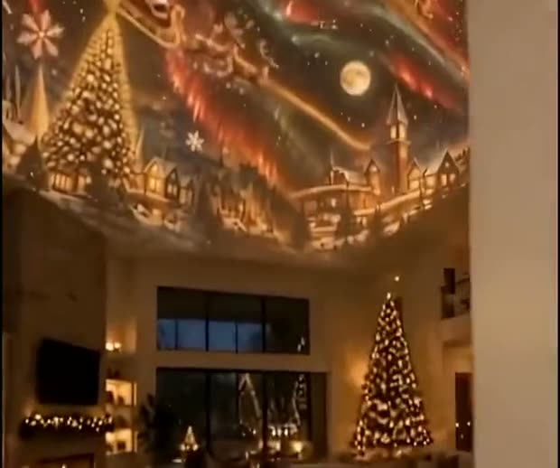 天井いっぱいに広がるクリスマスの村